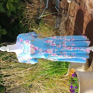 NWT DB Moon Beautiful floral dress, L